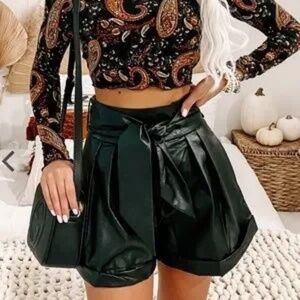 The Sang, Olive green Faux Leather Pleated High Waisted Wide leg Shorts Tie belt